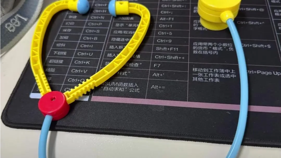 38份暑假作业“滞留”成都地铁热搜配图